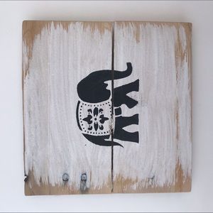 2/$50 // 🏠 Handmade Elephant Wall Hanging